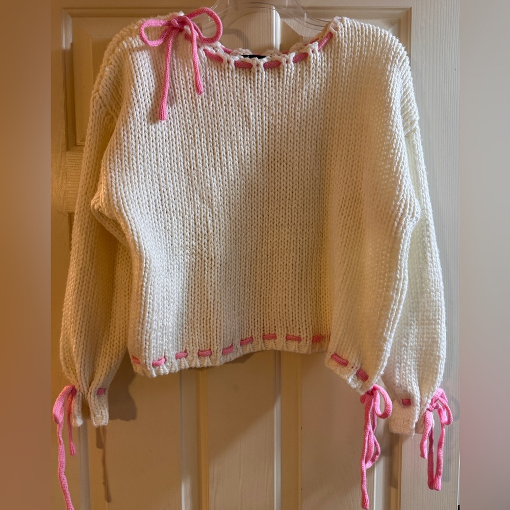 “Mix Wind” Knitted White Sweater with Pink Yarn Accents - Junior XS